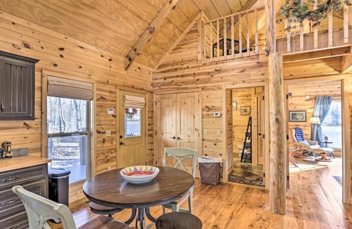Mentone House | Mossy Rock Retreat Cabin Near DeSoto Park!
