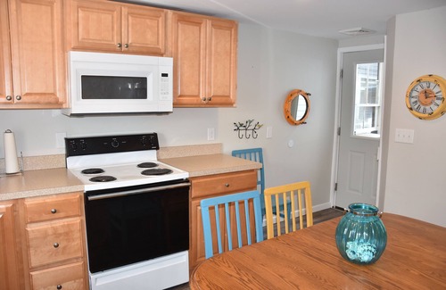 Sylvan Beach Cottage | MOST POPULAR SPOT ON SYLVAN BEACH! NEXT DOOR TO LAKE HOUSE CASINO