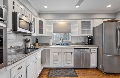 Raleigh House | Most Sought-After Area! 4-BR w/Gym & Fire Pit!