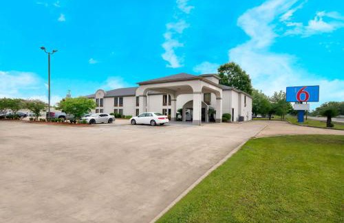 Abbeville Hotel | Motel 6-Abbeville, LA