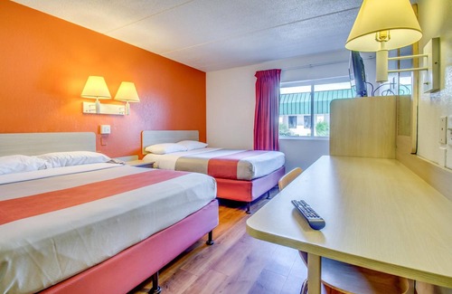 Amherst Hotel | Motel 6 Amherst, NY - Buffalo