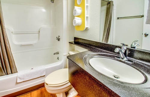 Amherst Hotel | Motel 6 Amherst, NY - Buffalo