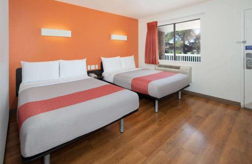 Arcadia Hotel | Motel 6-Arcadia, CA - Los Angeles - Pasadena Area