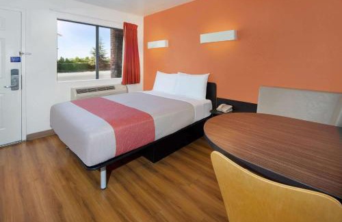 Arcadia Hotel | Motel 6-Arcadia, CA - Los Angeles - Pasadena Area