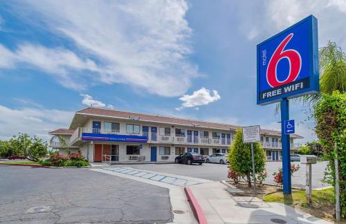 Oildale Hotel | Motel 6-Bakersfield, CA - Airport