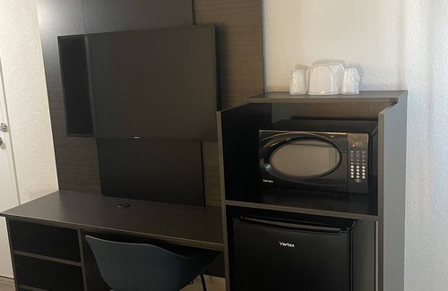 Pumpkin Center Hotel | Motel 6 Bakersfield, CA - South