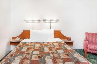 Barstow Hotel | Motel 6 Barstow, CA I15 and Lenwood Road
