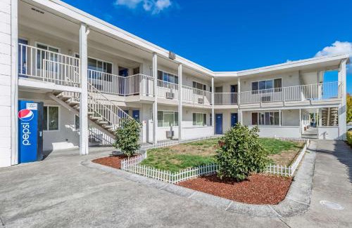 Beaverton Hotel | Motel 6-Beaverton, OR