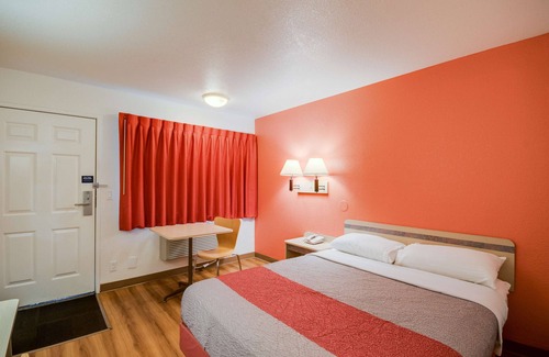 Sehome Hotel | Motel 6 Bellingham, WA