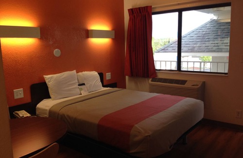 Bessemer Hotel | Motel 6 Bessemer, AL - Birmingham