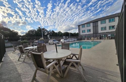 Biloxi Hotel | Motel 6-Biloxi, MS - Beach