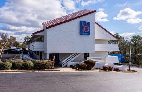 Homewood Hotel | Motel 6-Birmingham, AL