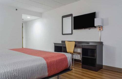 Brockton Hotel | Motel 6-Brockton, MA