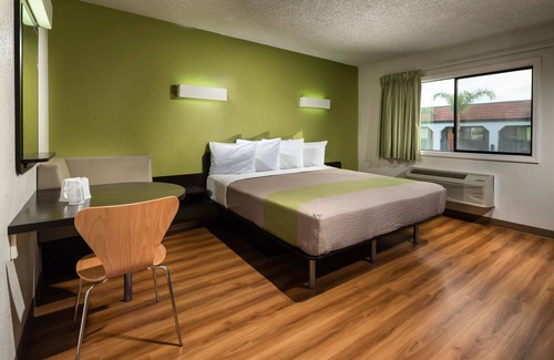 Canoga Park Hotel | Motel 6 Canoga Park, CA