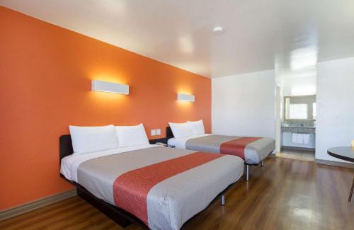 Claremont Hotel | Motel 6-Claremont, CA