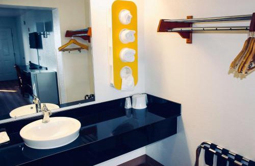 Briargate Hotel | Motel 6-Colorado Springs, CO - Air Force Academy