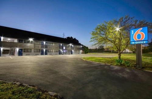 Clintonville Hotel | Motel 6 Columbus OH - OSU North