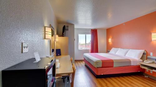 El Reno Hotel | Motel 6-El Reno, OK
