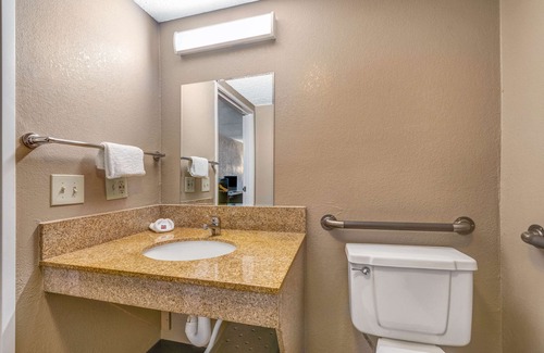 Elk Grove Village Hotel | Motel 6 Elk Grove Village, IL - O'Hare