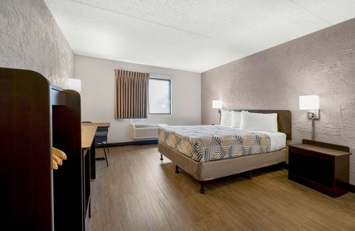 Elk Grove Village Hotel | Motel 6 Elk Grove Village, IL - O'Hare