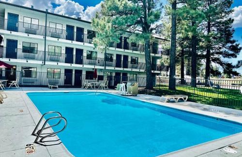 Woodlands Village Hotel | Motel 6-Flagstaff, AZ - West - Woodland Village