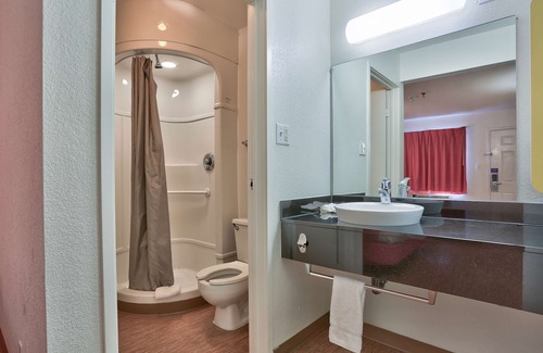 Woodlands Village Hotel | Motel 6 Flagstaff, AZ - West - Woodland Village