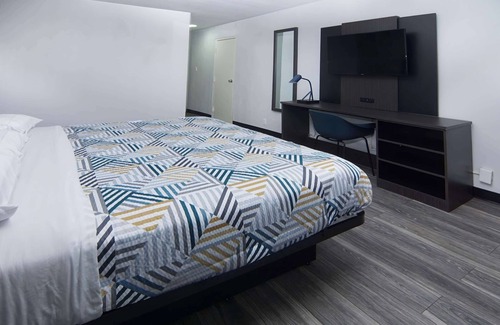 West Meadowbrook Hotel | Motel 6 Fort Worth, TX - Downtown East