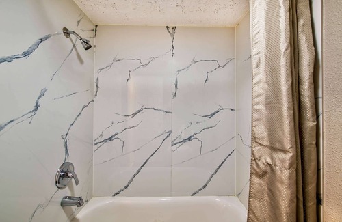 Fort Worth Hotel | Motel 6 Fort Worth, TX - White Settlement