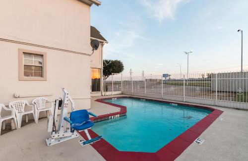 Fort Worth Hotel | Motel 6-Fort Worth, TX - White Settlement
