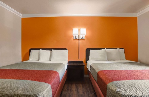 Fresno Hotel | Motel 6 Fresno, CA - Belmont Ave