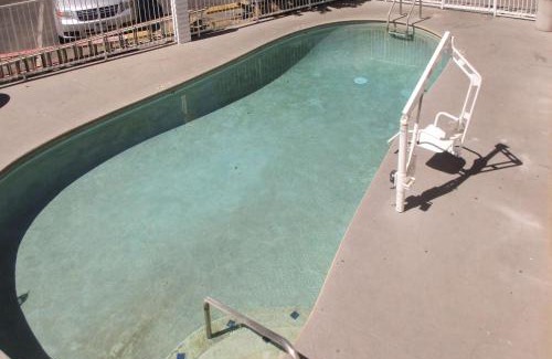 Fresno Hotel | Motel 6-Fresno, CA