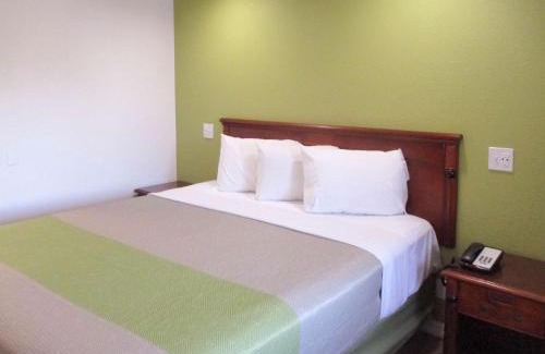 Fresno Hotel | Motel 6-Fresno, CA