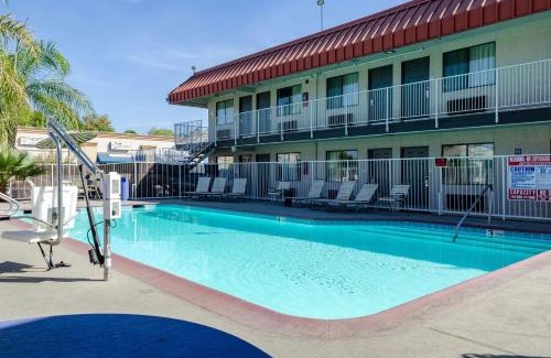 Raisin Hotel | Motel 6-Fresno, CA - Yosemite Hwy