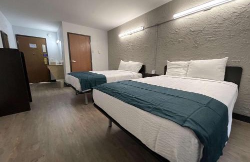 Ashwaubenon Hotel | Motel 6-Green Bay, WI - Lambeau