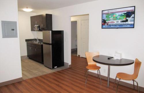 Wade Hampton Hotel | Motel 6-Greenville, SC