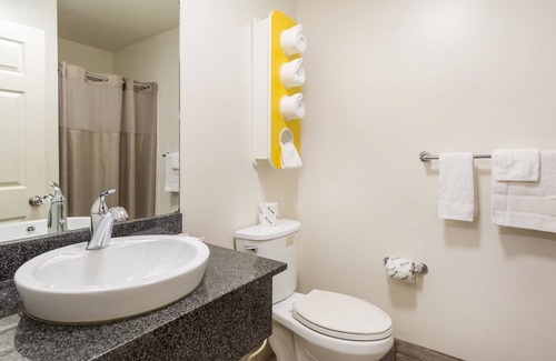 Wade Hampton Hotel | Motel 6 Greenville, SC