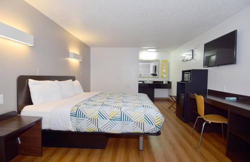 Athol Springs Hotel | Motel 6 Hamburg, NY