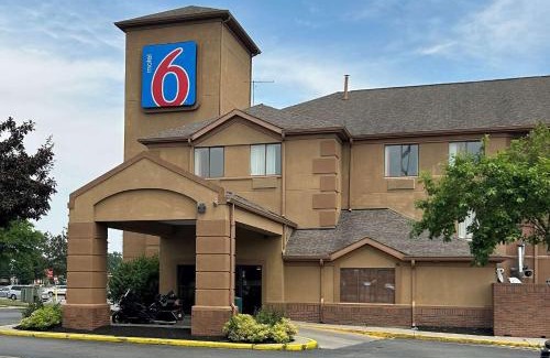 Wayne Hotel | Motel 6-Indianapolis, IN - Airport