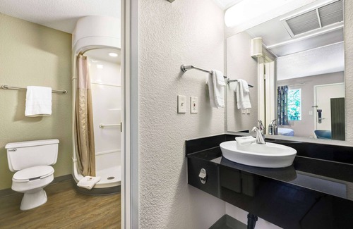 Issaquah Hotel | Motel 6 Issaquah, WA - Seattle - East