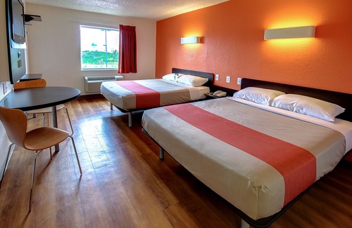 King of Prussia Hotel | Motel 6 King Of Prussia, PA - Philadelphia