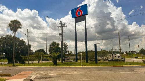 Lake City Hotel | Motel 6 Lake City, FL – Medical Center