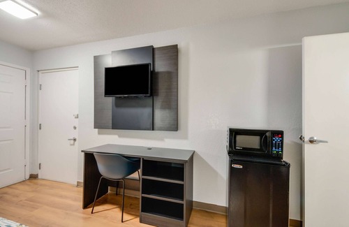 Bonanza Hotel | Motel 6 Laredo, TX - North I-35