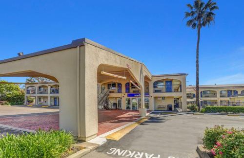 Lodi Hotel | Motel 6-Lodi, CA
