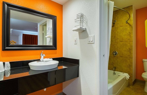 Lost Hills Hotel | Motel 6 Lost Hills, CA