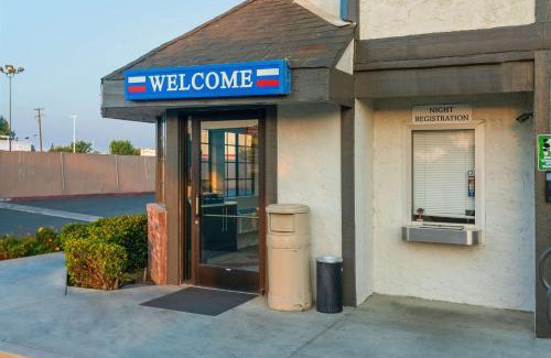 Merced Hotel | Motel 6-Merced, CA - North