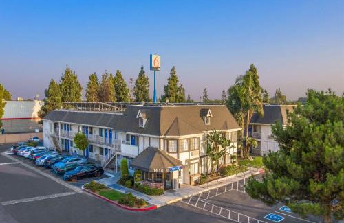 Merced Hotel | Motel 6-Merced, CA - North