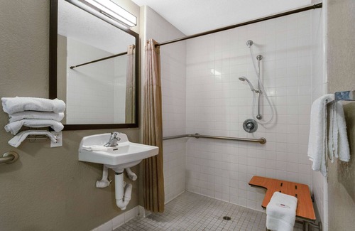 Merced Hotel | Motel 6 Merced, CA - North