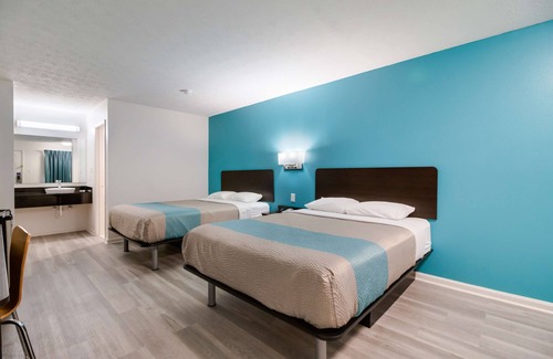 Metropolis Hotel | Motel 6 Metropolis, IL