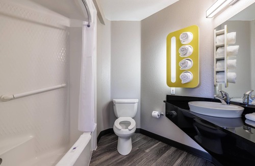 Grant Creek Hotel | Motel 6 Missoula, MT