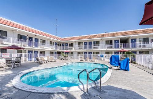 Modesto Hotel | Motel 6 Modesto, CA
